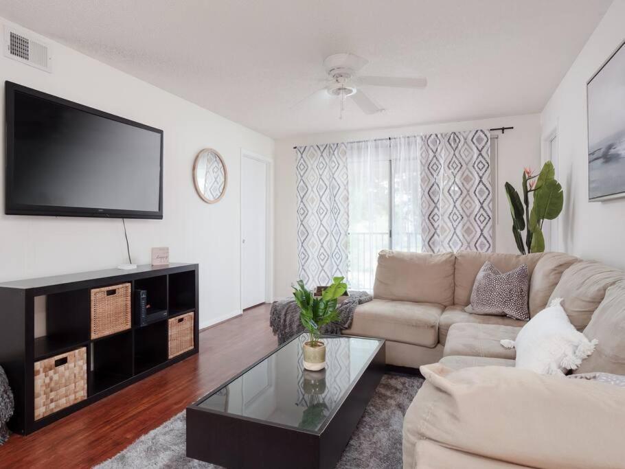 Spacious Condo Mins To Shands, University, & Downtown! Gainesville Esterno foto