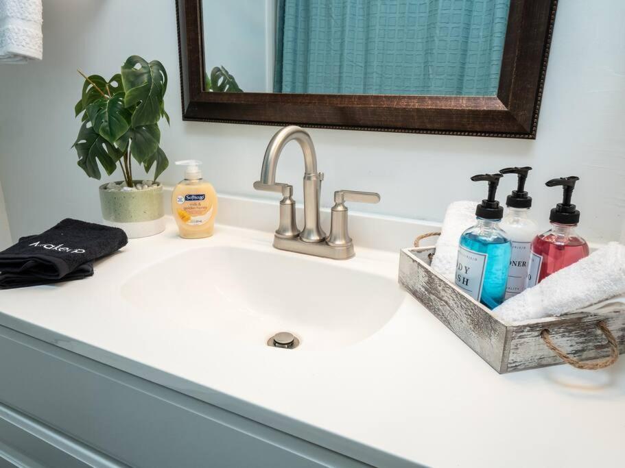 Spacious Condo Mins To Shands, University, & Downtown! Gainesville Esterno foto
