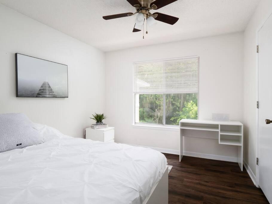 Spacious Condo Mins To Shands, University, & Downtown! Gainesville Esterno foto